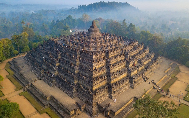 Du lịch Indonesia, khám phá ngôi đền Borobudur cổ xưa đầy bí ẩn